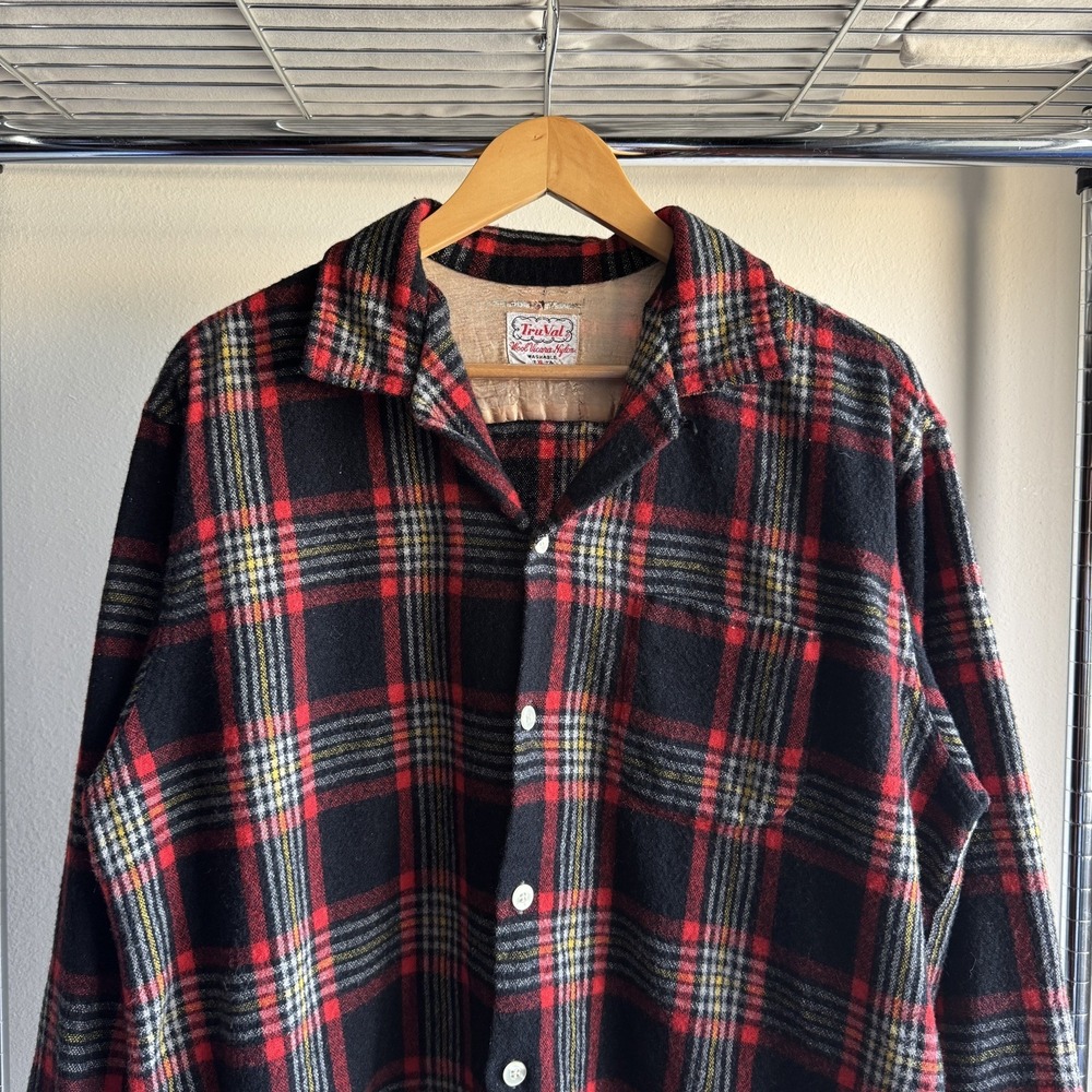 Vintage 1950s TruVal Plaid Loop Collar Wool Nylon Shirt Red Black XL